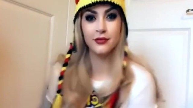 Super sexy nerdy hotty burping and farting